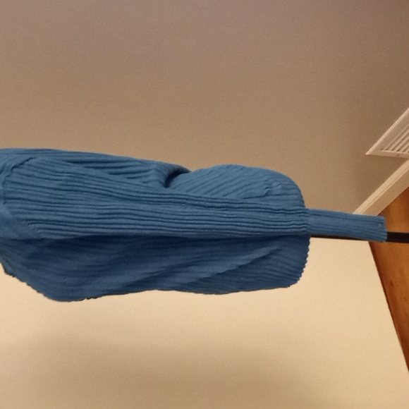 Mossimo LG. long sleeve blue sweater - Picture 2 of 3